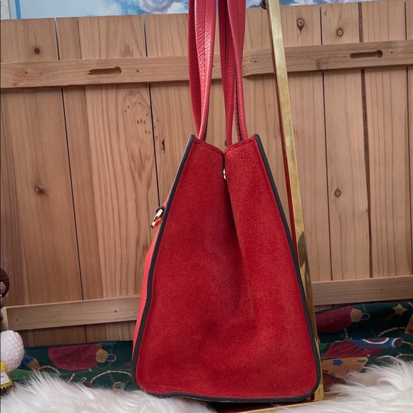 Banana Republic Elegant Red Leather Tote Bag - Picture 3 of 10
